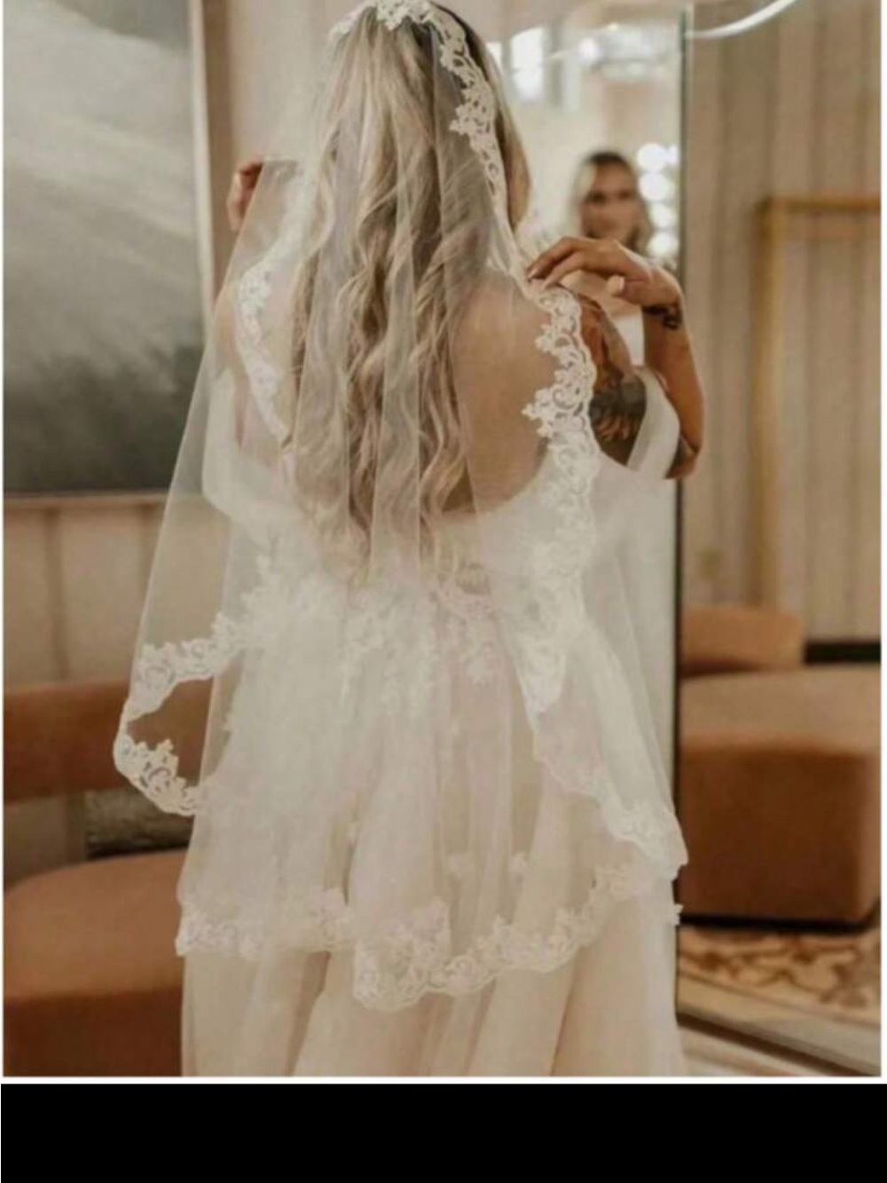 Lace-Trim Bridal Veil in Ivory